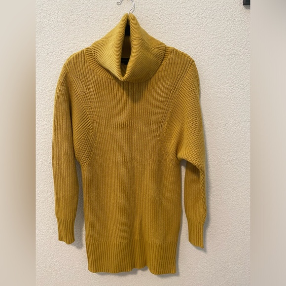 Banana Republic Women Pullover Tunic Turtleneck Sweater in Size S - Picture 1 of 7